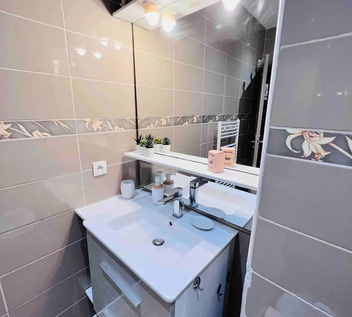Apartment Le Palais Wilson - Apt 4 Prs - 300M Plages - Clim Antibes